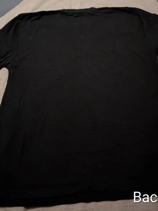 Hot Topic Tee - Picture 3 of 6